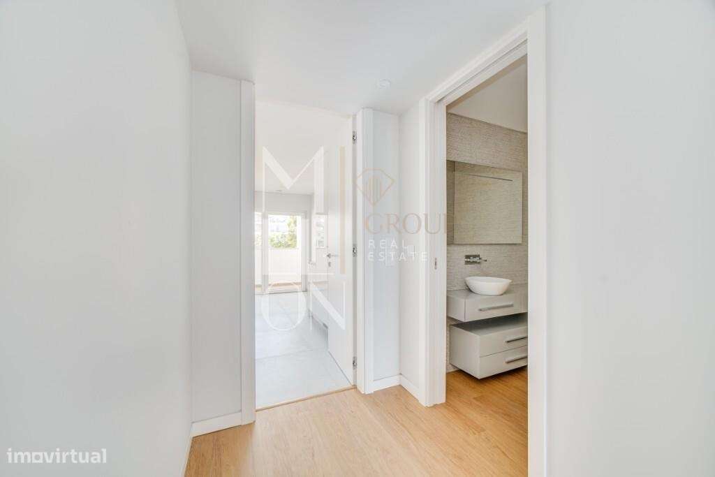 Fabuloso T3 Novo a estrear com varandas e garagem box a 5 min de carro - Grande imagem: 3/34