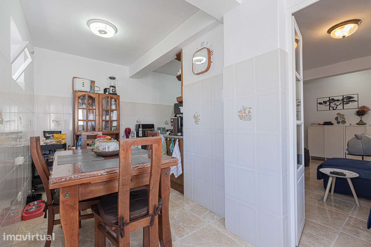 Apartamento de 4 assoalhadas no centro da Moita-17