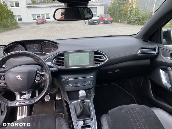 Peugeot 308 SW 1.6 e-THP GT S&S - 16