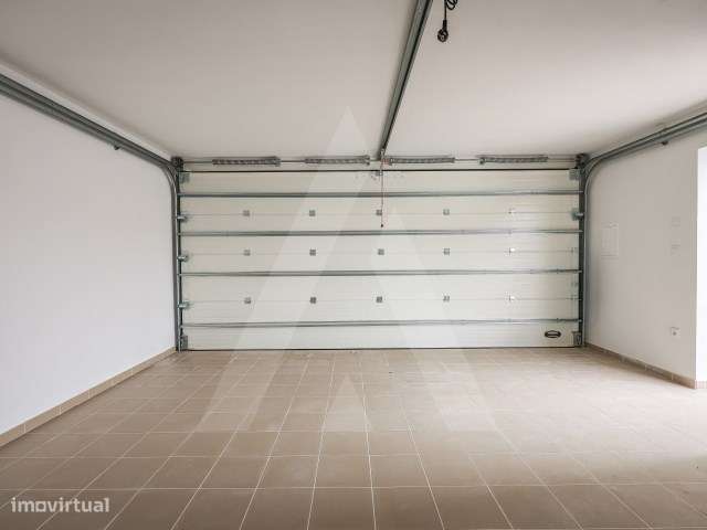 Moradia T4 + 1 de arquitetura moderna a 7 minutos do centro de Aveiro-45