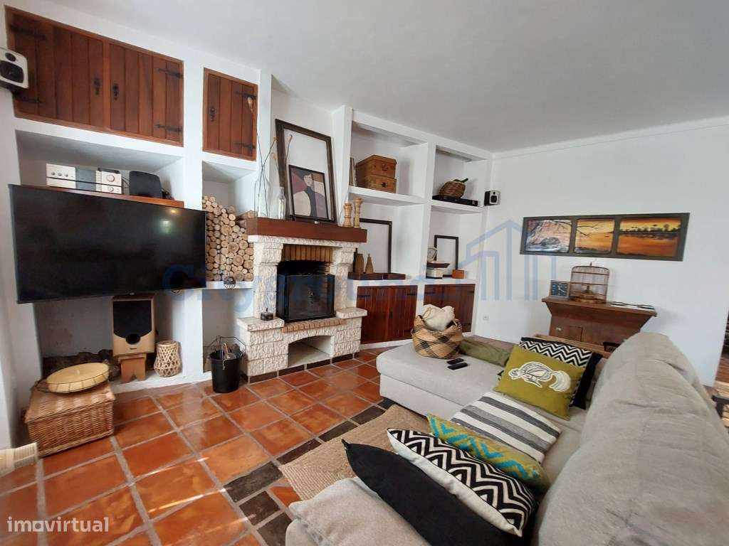 Charme com toque de luxo - Moradia V4 de 2 pisos com jardim em Regu... - Grande imagem: 4/36