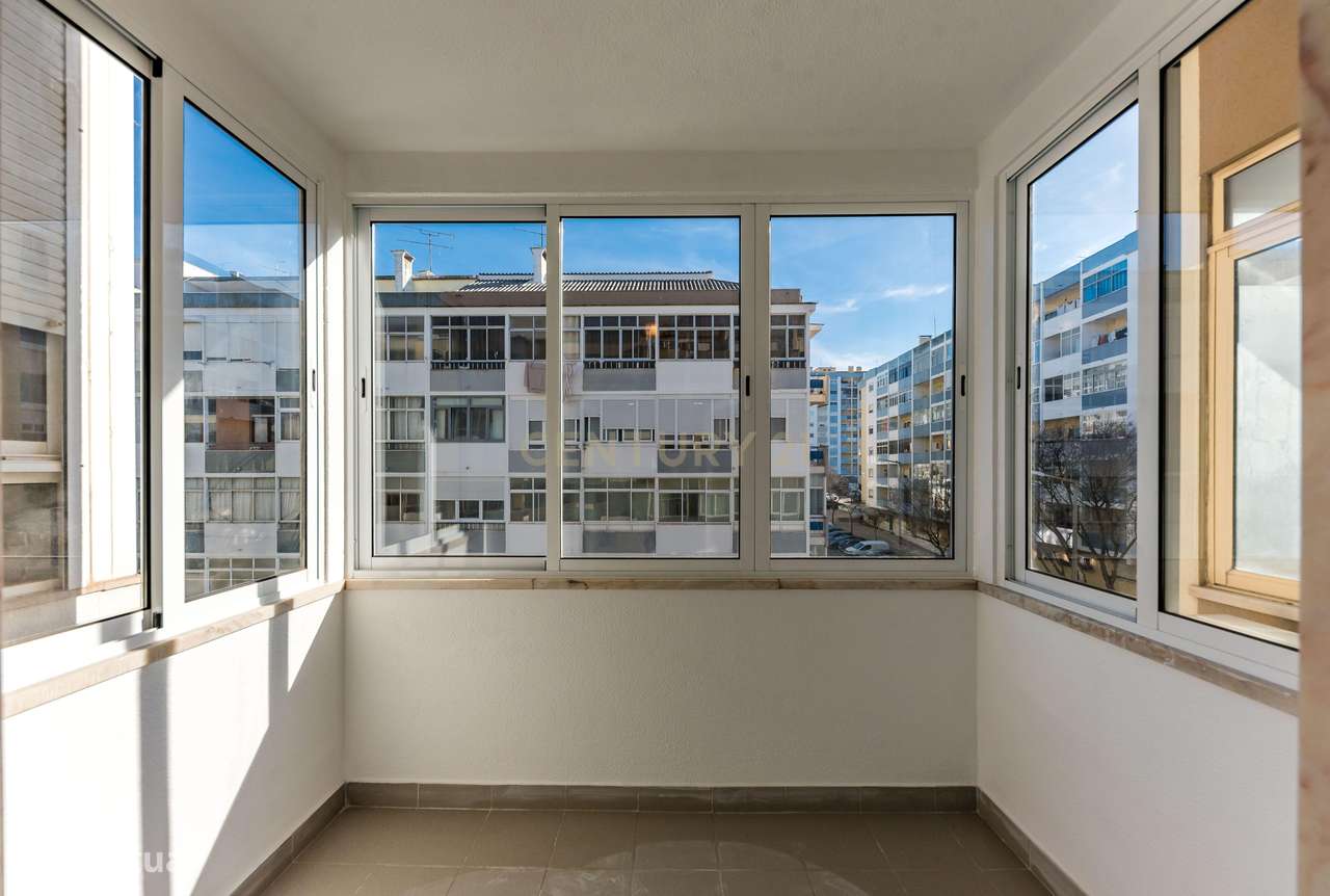Apartamento T3 Totalmente Remodelado – Cova da Piedade, Almada-55