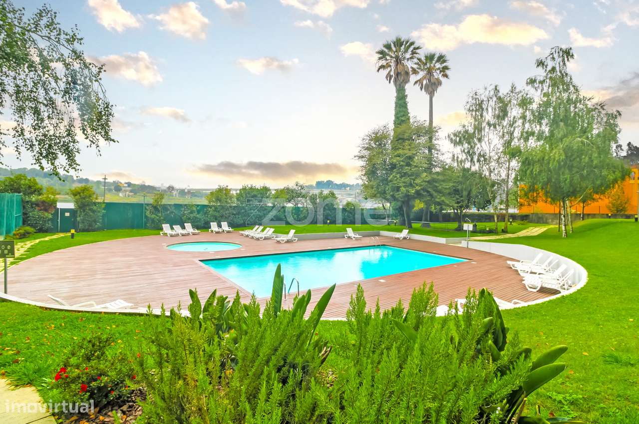 Apartamento T4 - Vista Rio - Piscina - 4 Varandas - Garagem 4 Carros - Grande imagem: 3/60