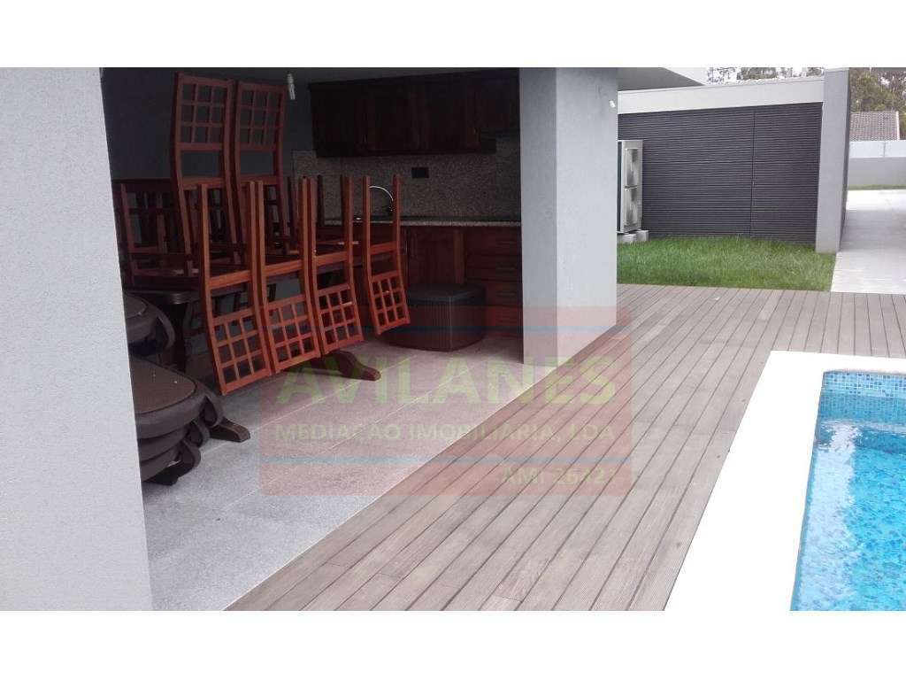 MOR C/ PISCINA - LOBÃO-1