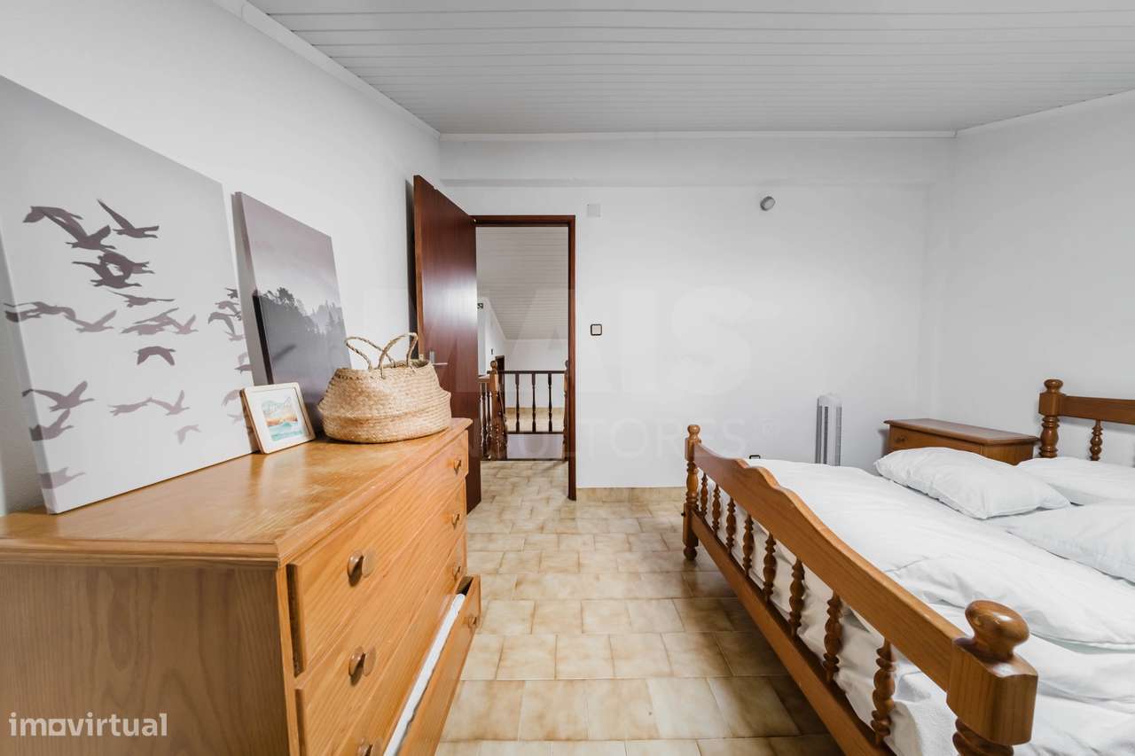 Apartamento T2 com Sótão e Varanda junto à Praia do Baleal-29