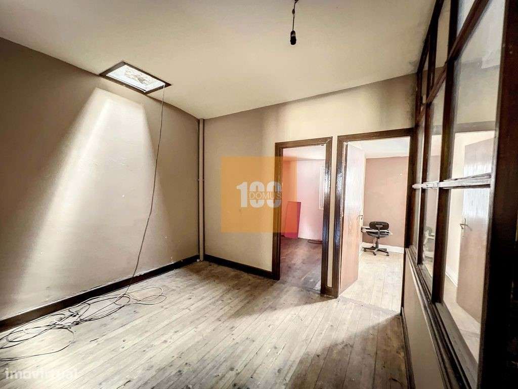 Moradia para reabilitar na Baixa - Grande imagem: 5/13