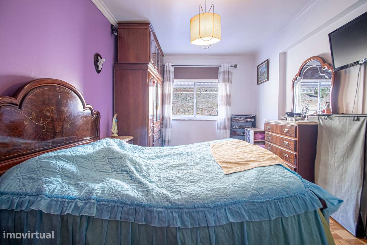 Apartamento T3 c/ 2 WCs e Sala c/ Lareira em Monte Abraão, Sintra-20