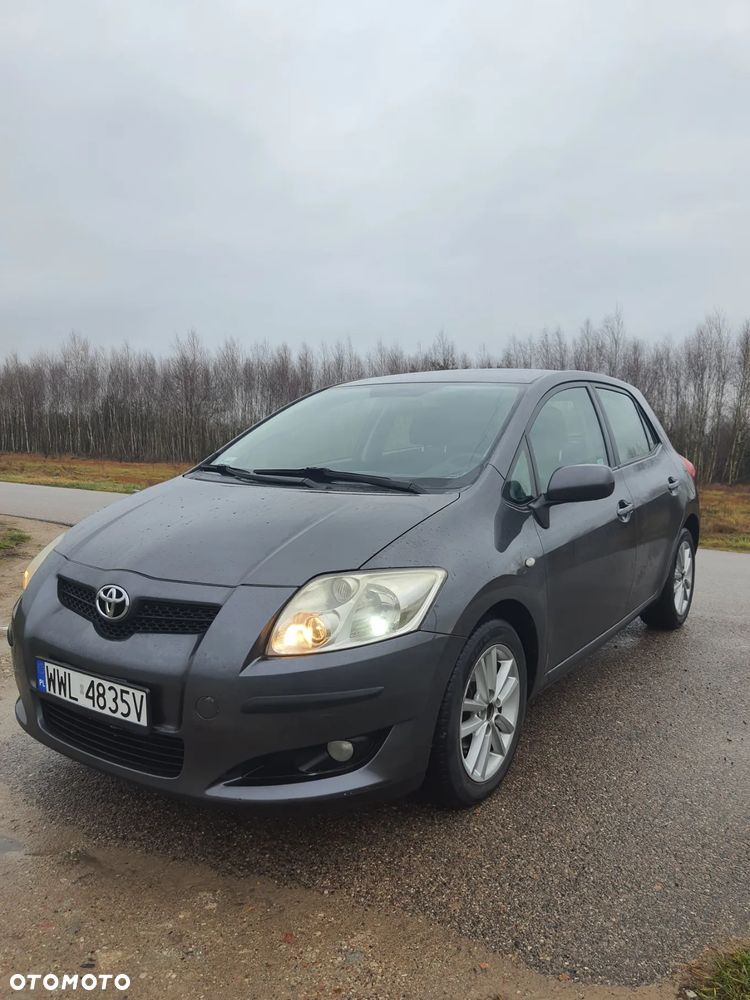 u-ywane-toyota-auris-25-900-pln-89-000-km-otomoto