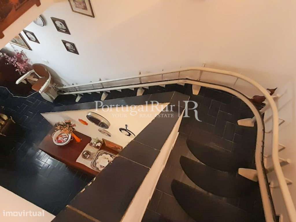 Moradia T4 com terraço em zona residencial de Évora-11