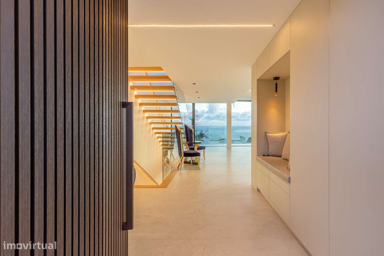 Moradia de Luxo com Piscina - T4 no Funchal-16