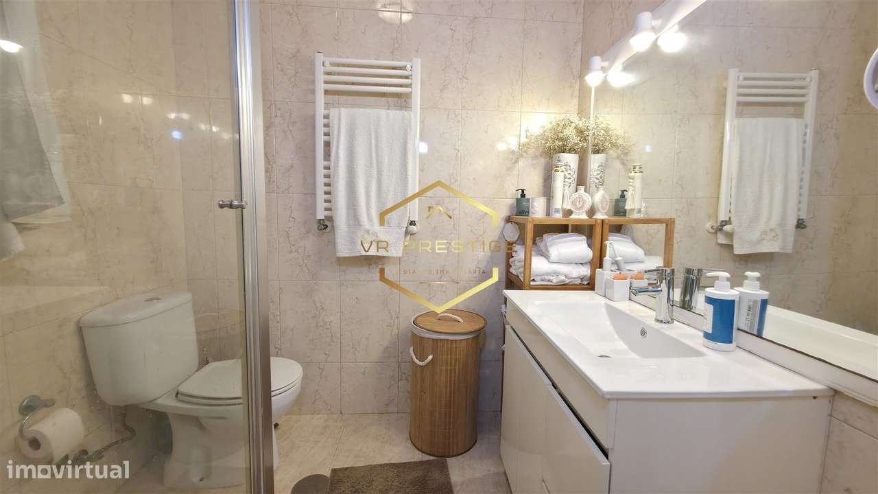 Apartamento T2 com Garagem, Arrumos e Excelente Localização – Póvoa de-10