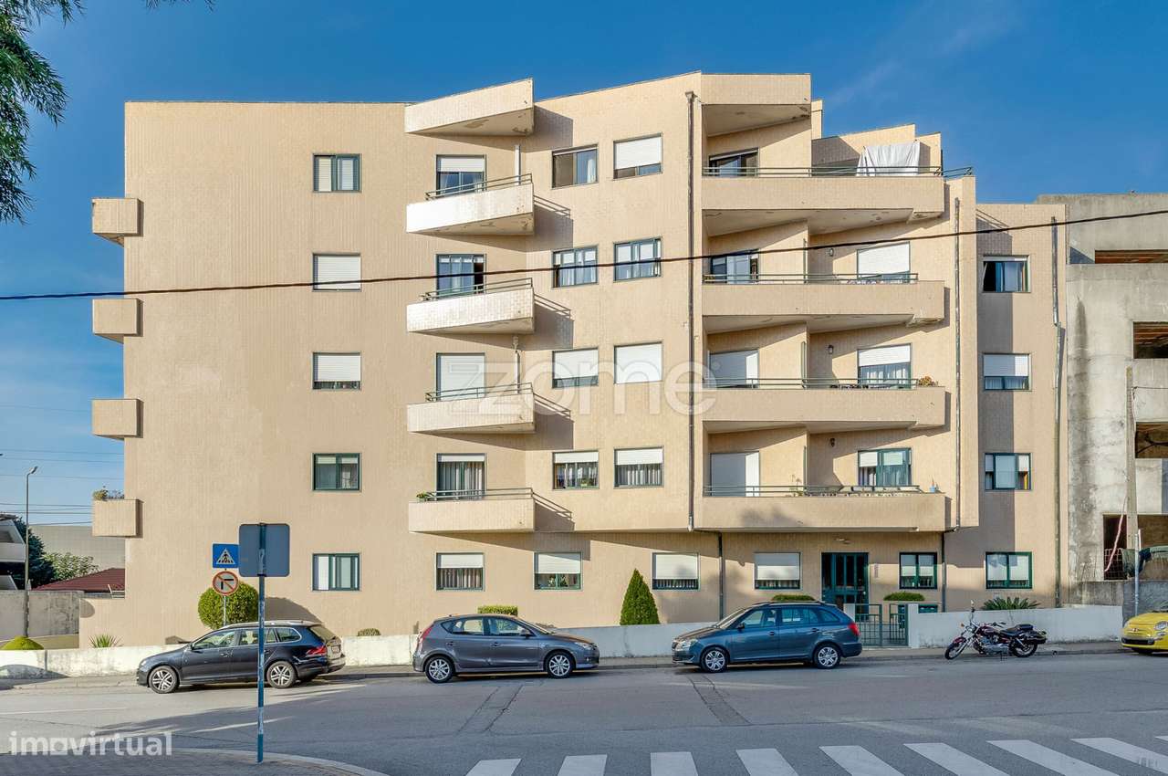 T2 com 90m2, Luminoso e bem cuidado - Ao Colégio Paulo VI – Gondoma... - Grande imagem: 2/21