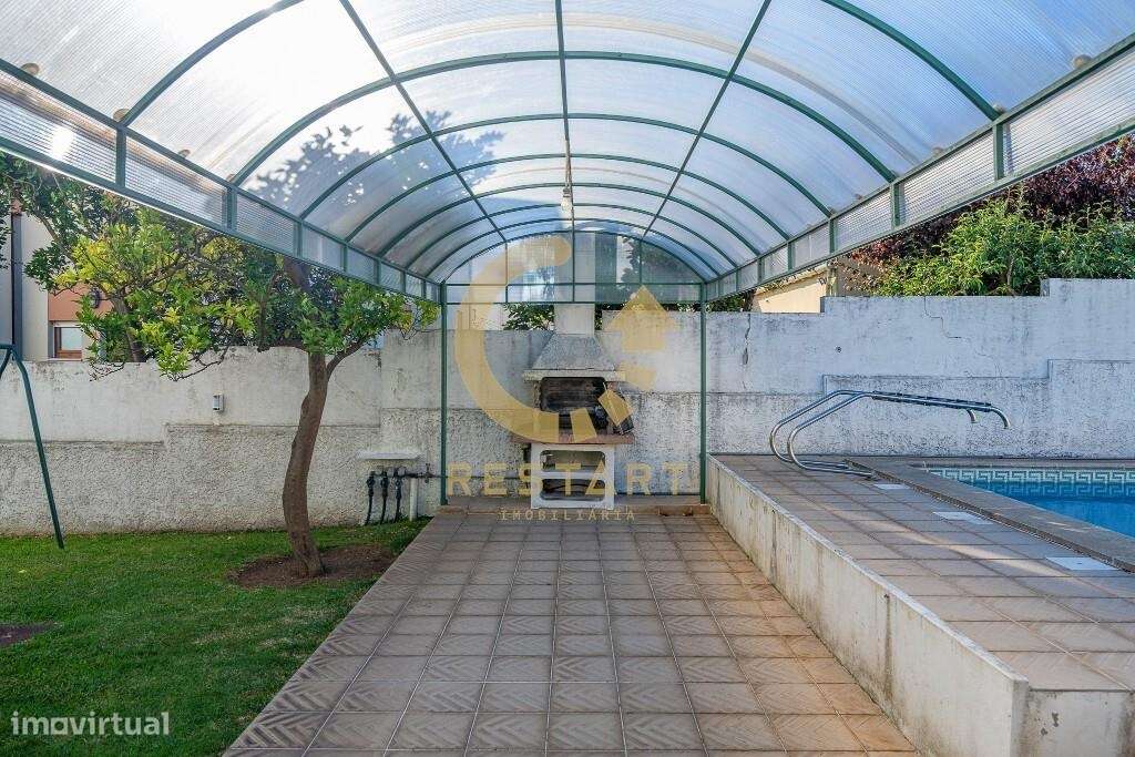 Moradia T5 com piscina e amplo terreno na Avenida de Francelos | Vila-59