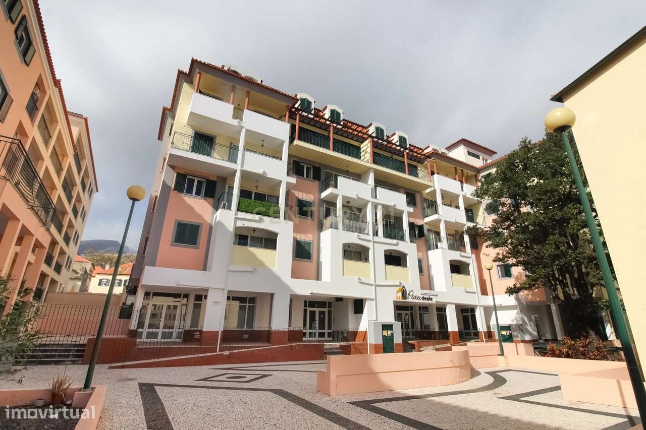 T2 no Centro do Funchal com Varandas e Vistas Amplas sobre a Cidade - Grande imagem: 2/36