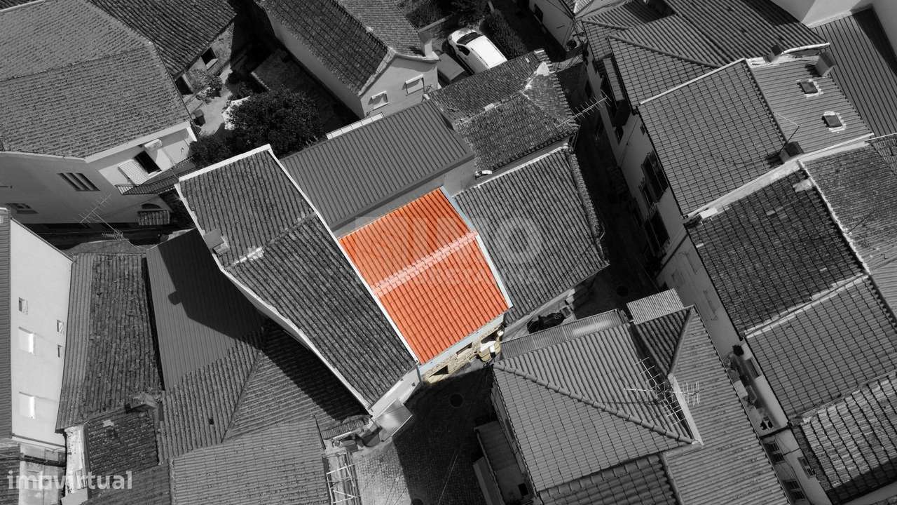 Moradia V3 - p/ Renovar - Centro do Teixoso-4