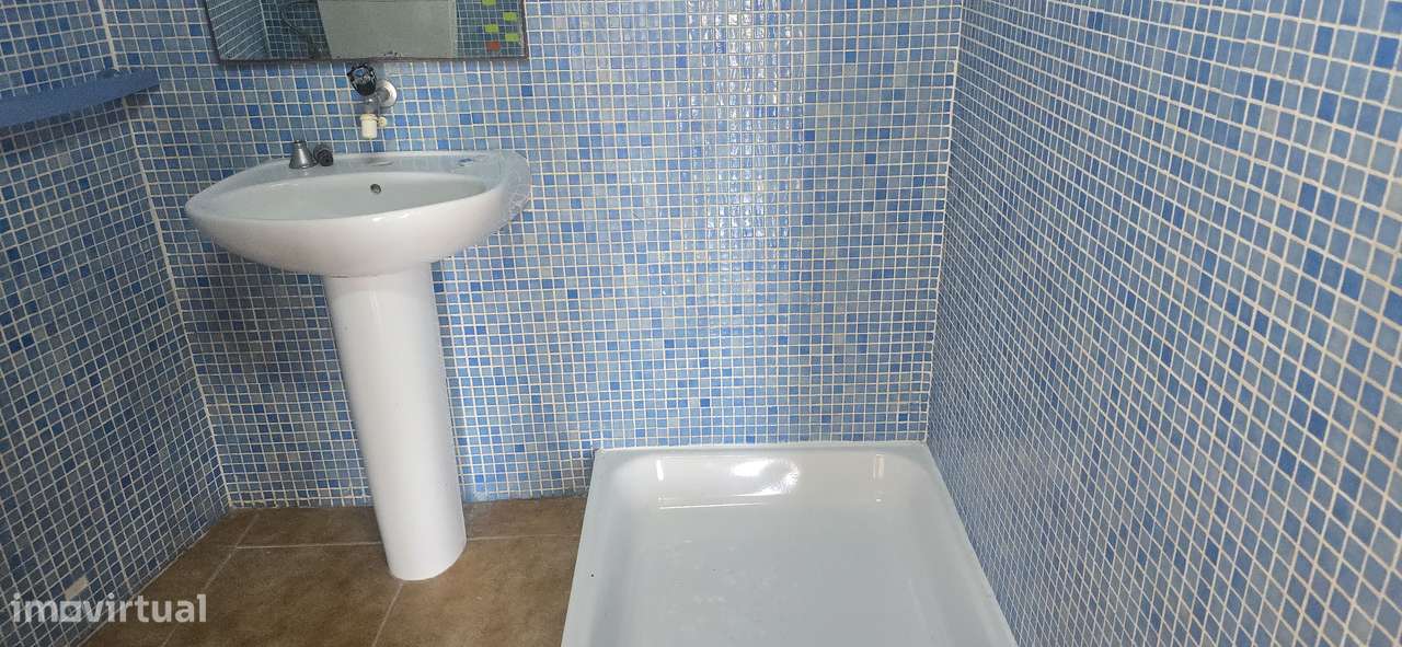 Moradia T4 com piscina-12