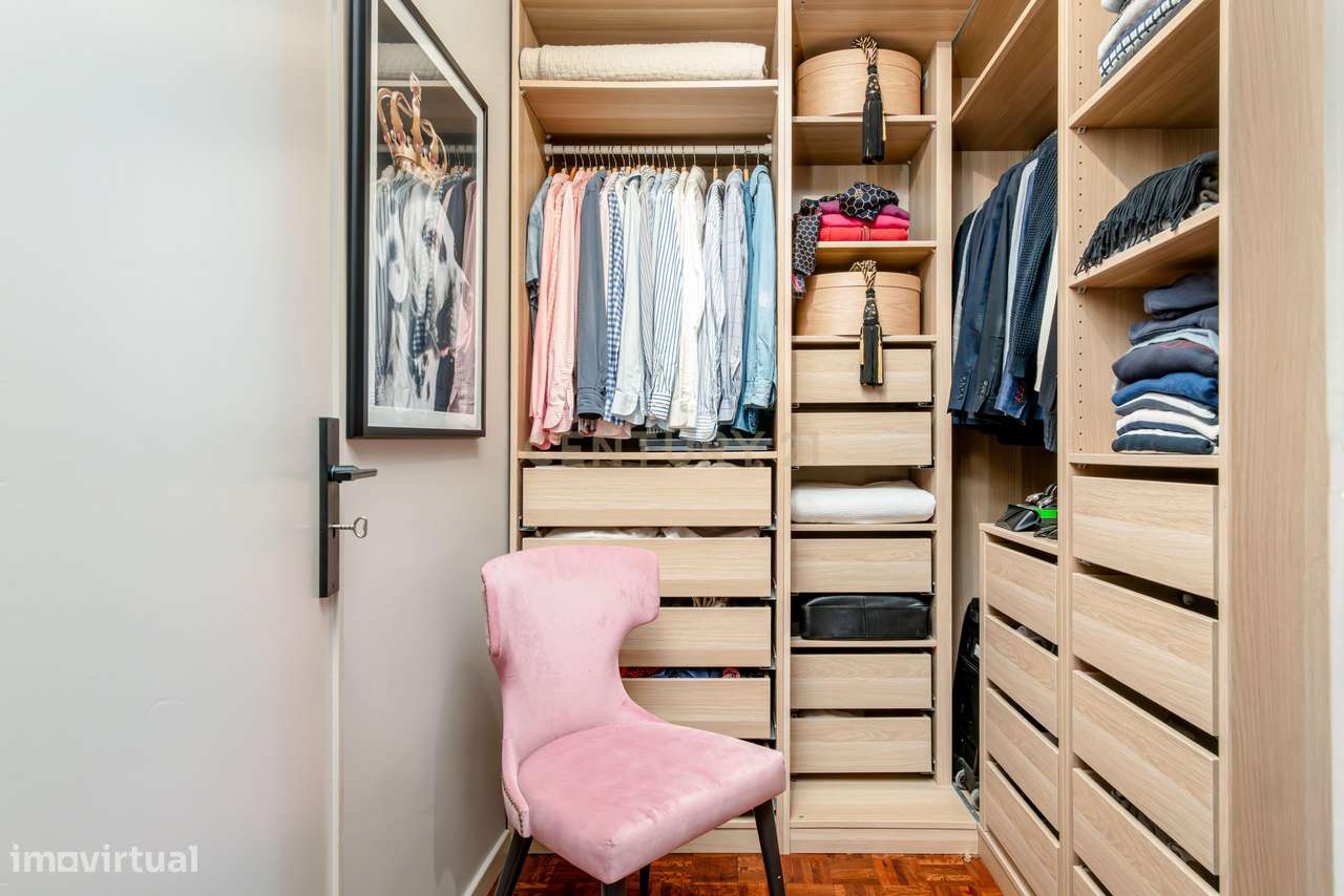 Apartamento de Excelência com Vista Parque – Localização Premium no Ce-23