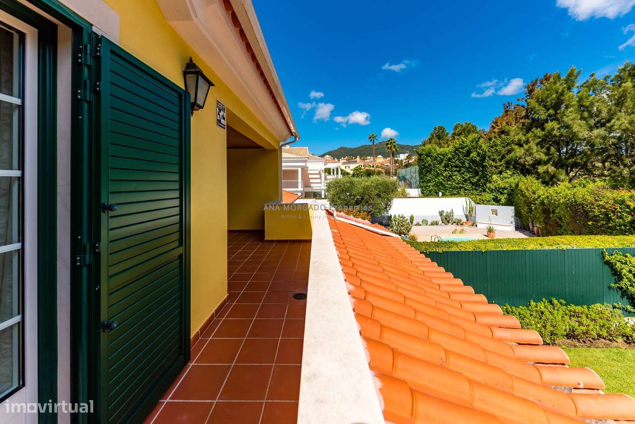 Moradia T4+1 Geminada na Quinta da Beloura — Luminosidade, Conforto e-46