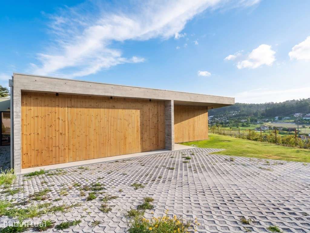 Moradia Térrea com Piscina Infinita e Vista Panorâmica sobre o Vale-14