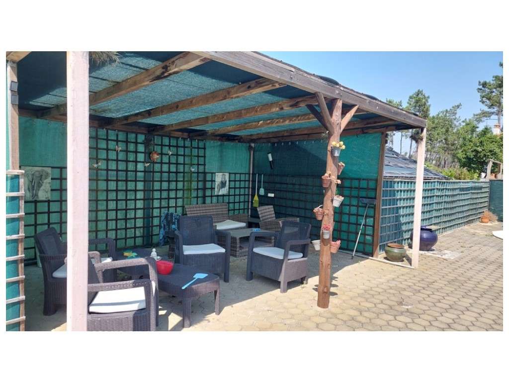 Moradia térrea, individual T4 com piscina e jacuzzi, zona Coimbrão-28