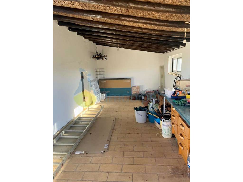 Moradia V4 com piscina e uma vista deslumbrante-22