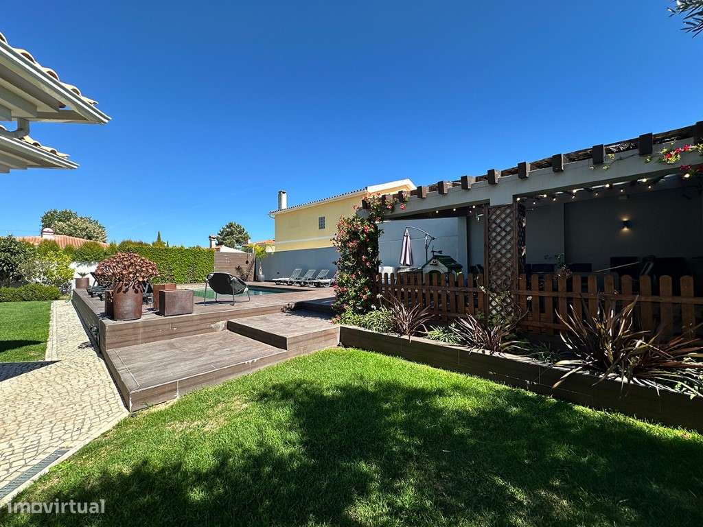 Moradia com Piscina a Venda em Azeitão com lote de 800 m2 - Grande imagem: 3/49