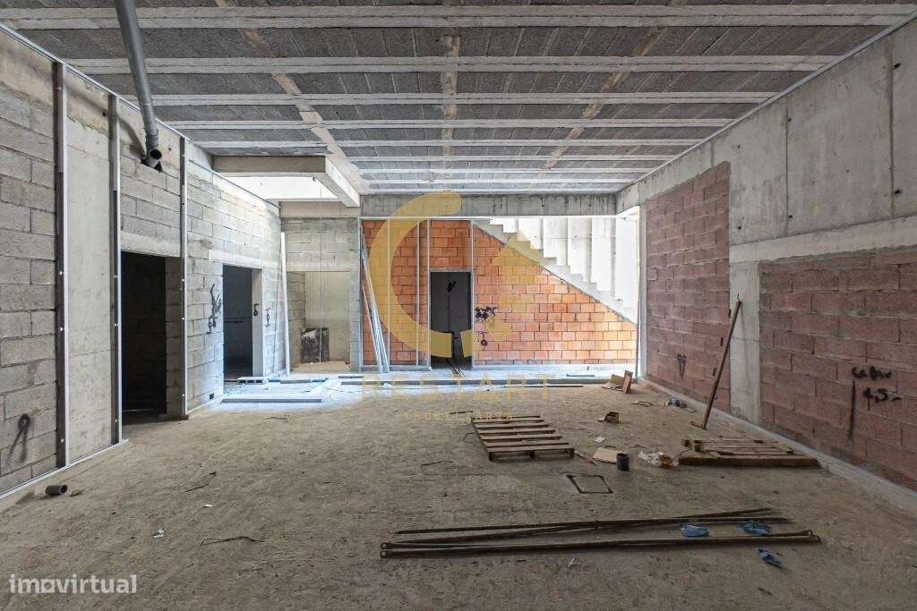 Moradia T4 de Luxo com Vistas Deslumbrantes sobre o Rio Douro-31