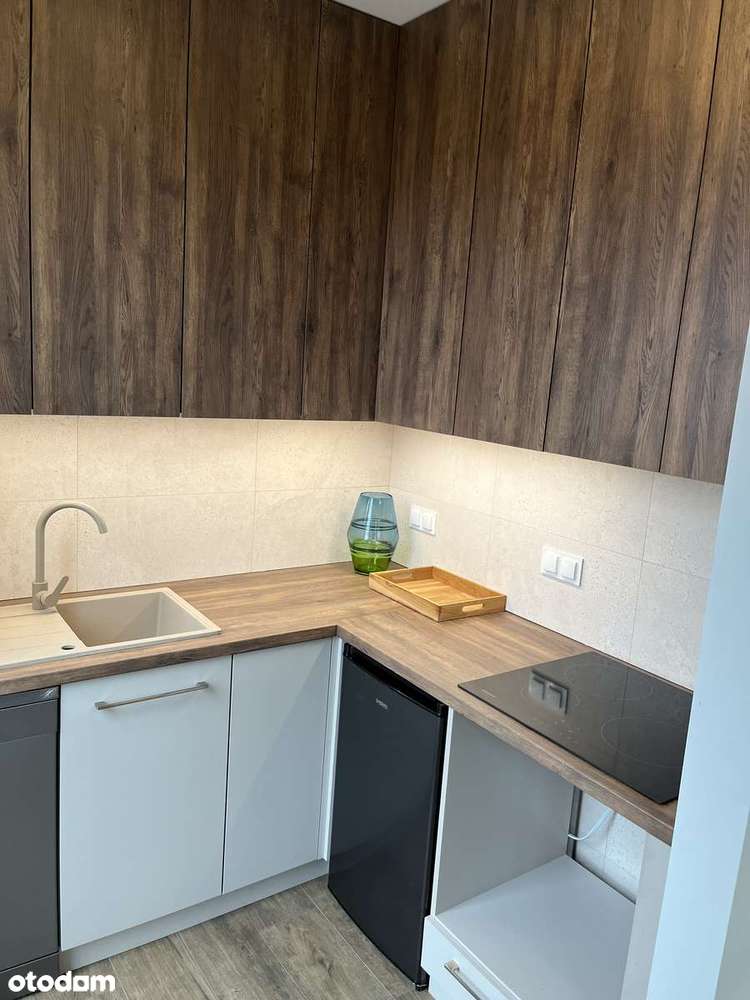 Widna kawalerka z oddzielną kuchnią i garażem w cenie - Pełny obrazek: 4/11