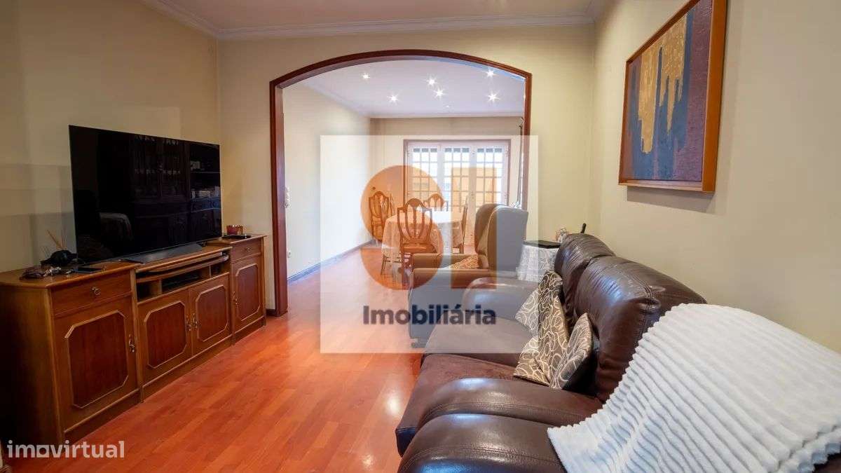 MORADIA CUSTOIAS - Grande imagem: 5/40