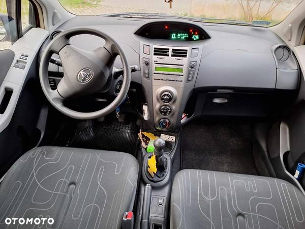 Toyota Yaris 1.0 Terra Start - 11