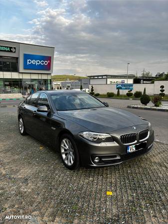 BMW Seria 5 520d AT - 2