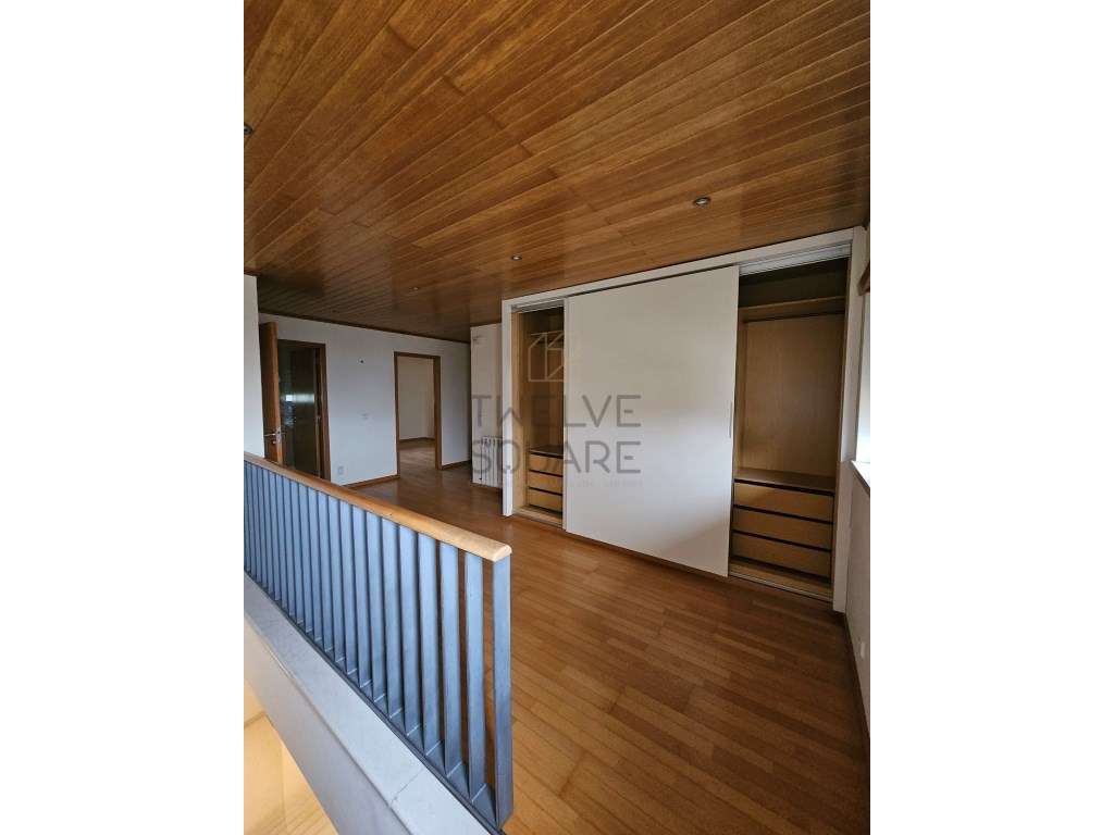 Moradia T5 independente a 5km de Leiria-12