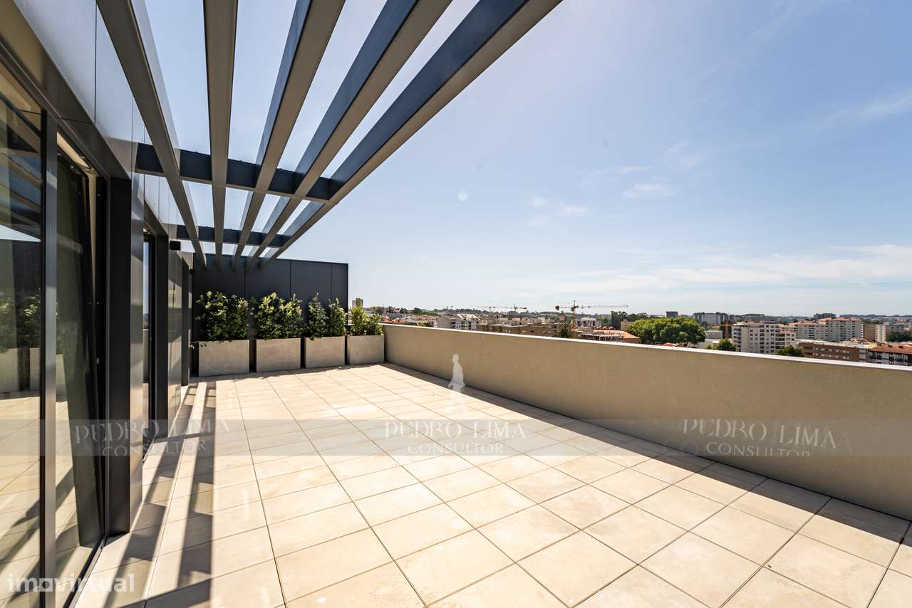 T2 NOVO com 241m2 com Terraços e 2 lugares de Garagem-12