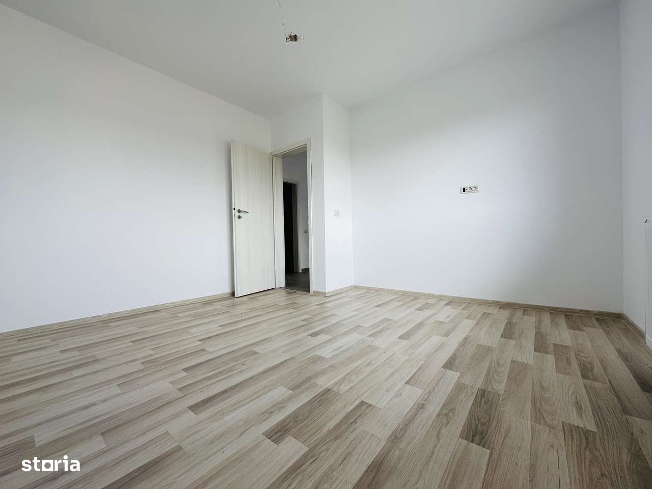 Casă de vânzare în Comuna Berceni – 4 camere, 360 mp – 165.000 €-9