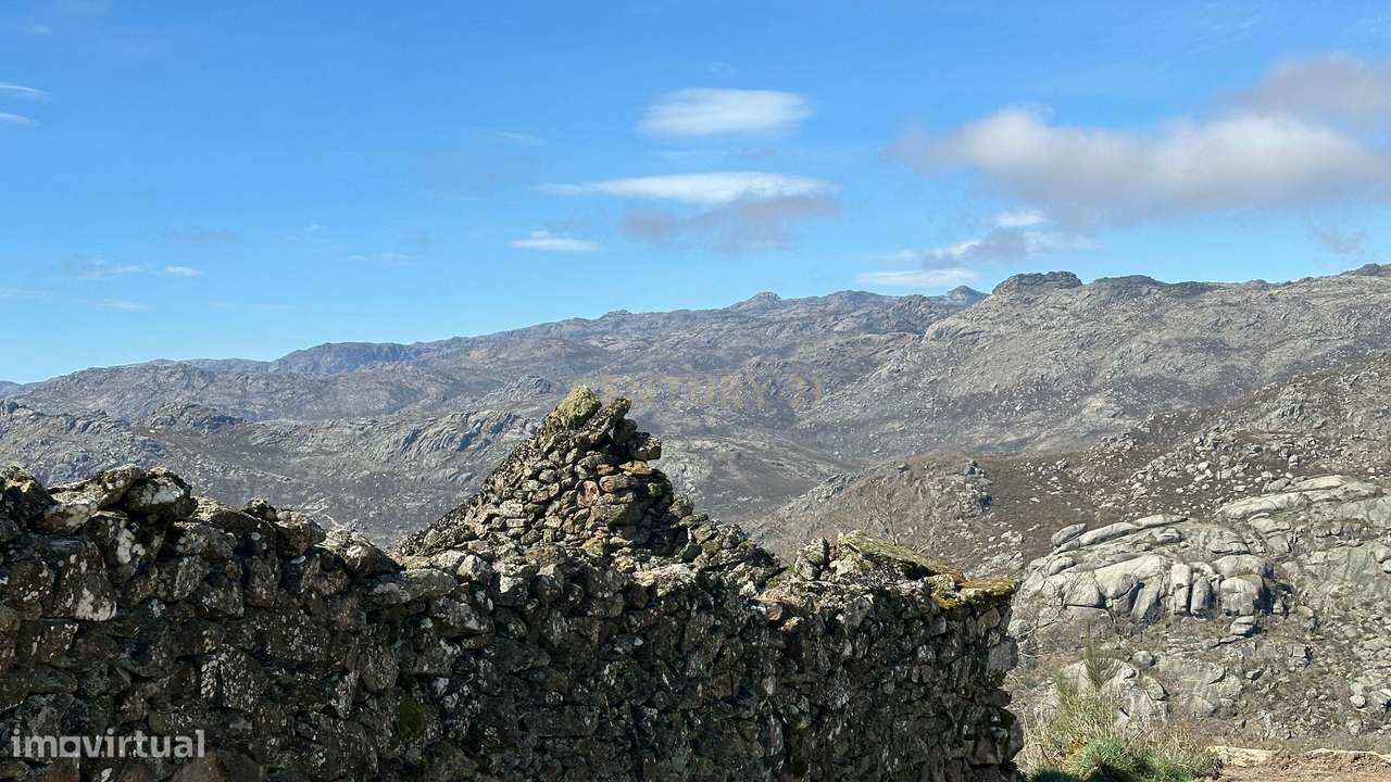Terreno com Ruina em Pitão das Junias, zona do geres-17