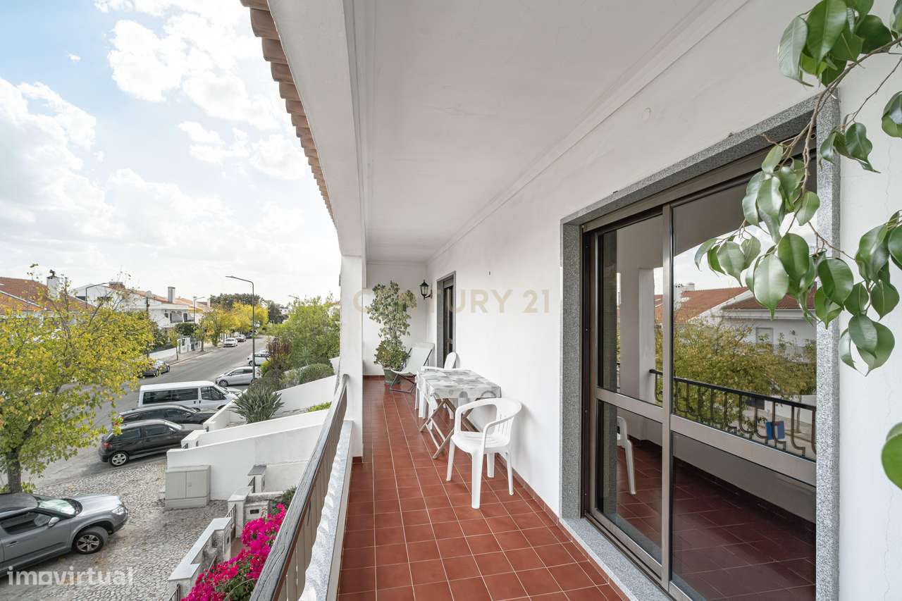 Há casas que se visitam… e há casas que se sentem. Esta é, sem dúvida, - Grande imagem: 5/46