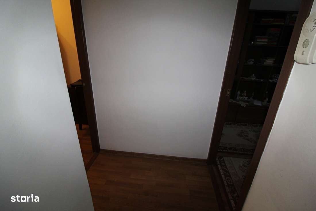 Vând apartament 2 camere în Hunedoara, zona OM-Bd.1848, parter înalt-7