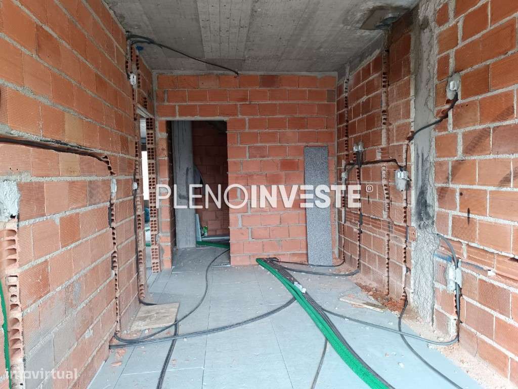 Moradia nova com piscina em Fernão Ferro-20