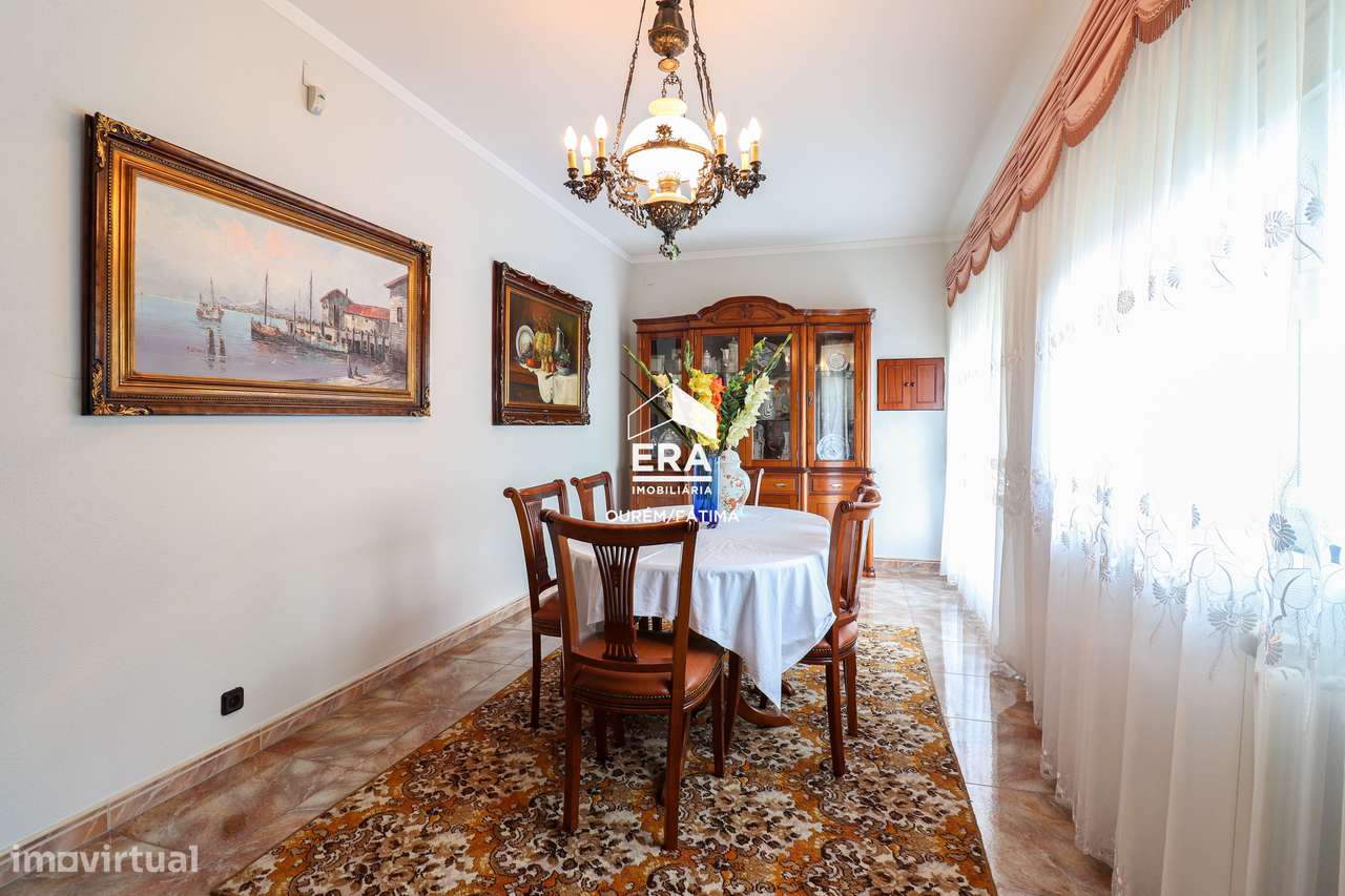 Moradia T4 localizada em Caxarias, Ourém - Grande imagem: 5/48