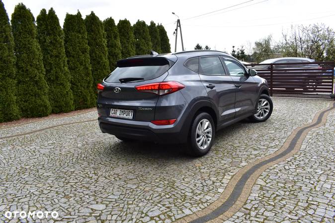 Hyundai Tucson blue 1.7 CRDi 2WD Intro Edition - 22