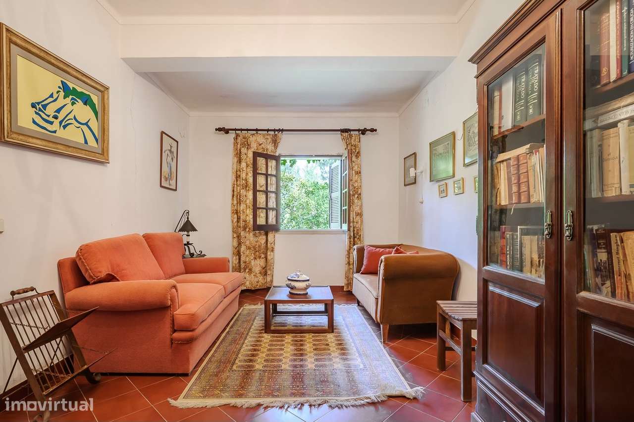 Moradia T4 com Jardim e Vista de Campo na Golegã-13