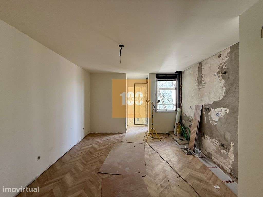 T2 novo com varanda aos Aliados - Grande imagem: 5/17