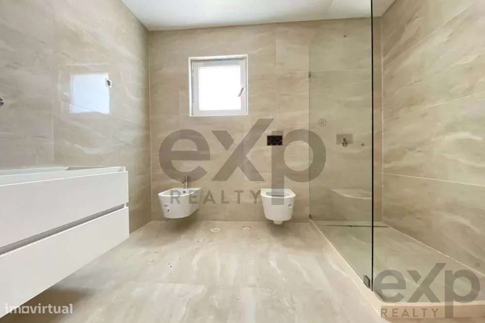 T2 com dois terraços com 48 m² e 10 m², lavandaria, CE: A+, a apenas 9 - Grande imagem: 5/18