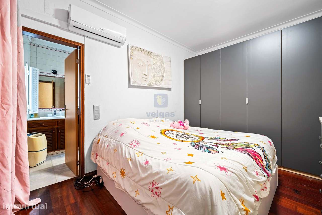 Prédio em Propriedade Total com Terraço, Garagens  no Montijo-21