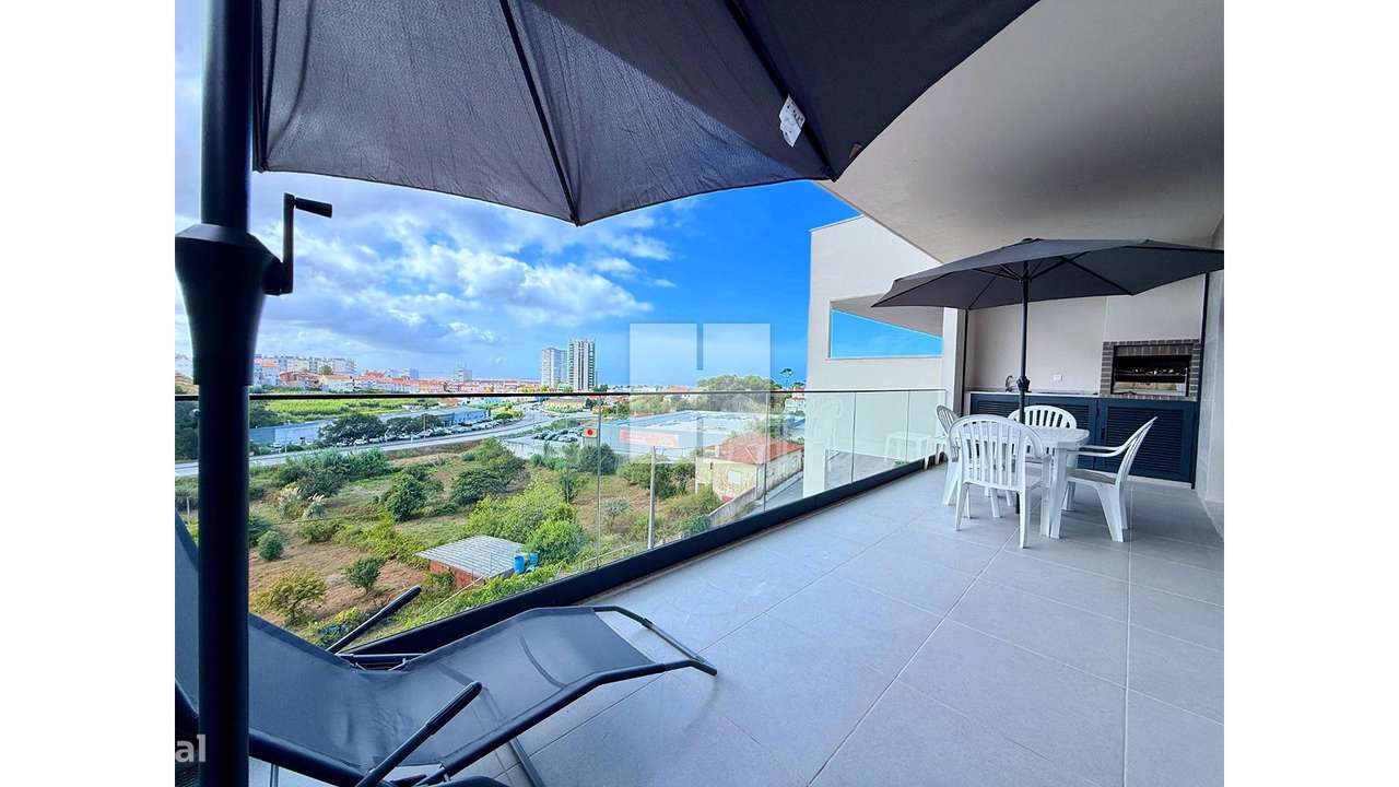 Espaçoso T4+1 Duplex c/ Vista Mar-11