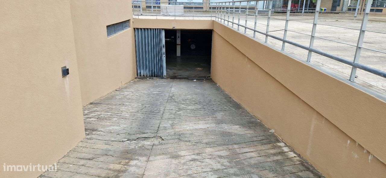Lugar garagem R.Alberto Laura Moreira Jr. 286 - Leça - Grande imagem: 4/7
