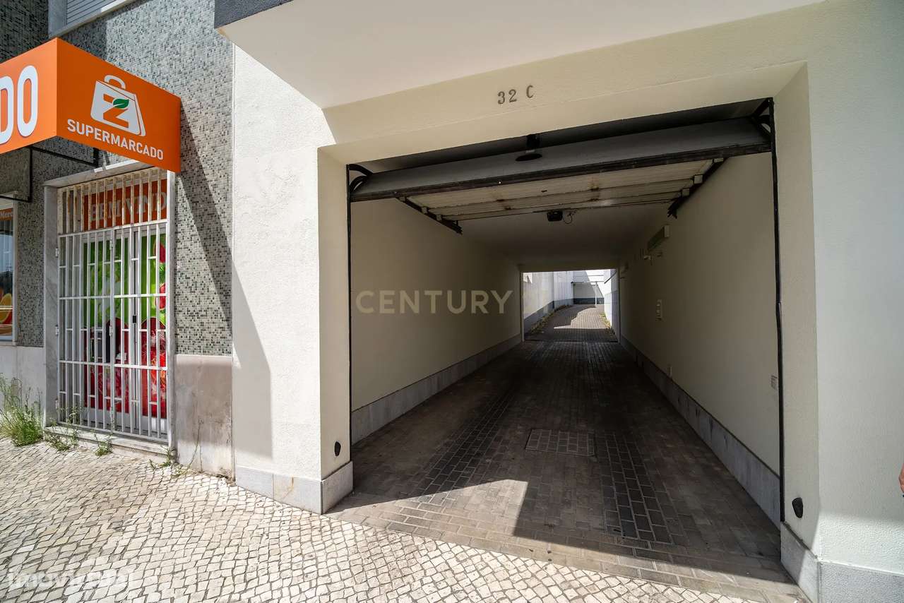 LOJA COM 250 M² E ESTACIONAMENTO PRIVATIVO | CORROIOS-29