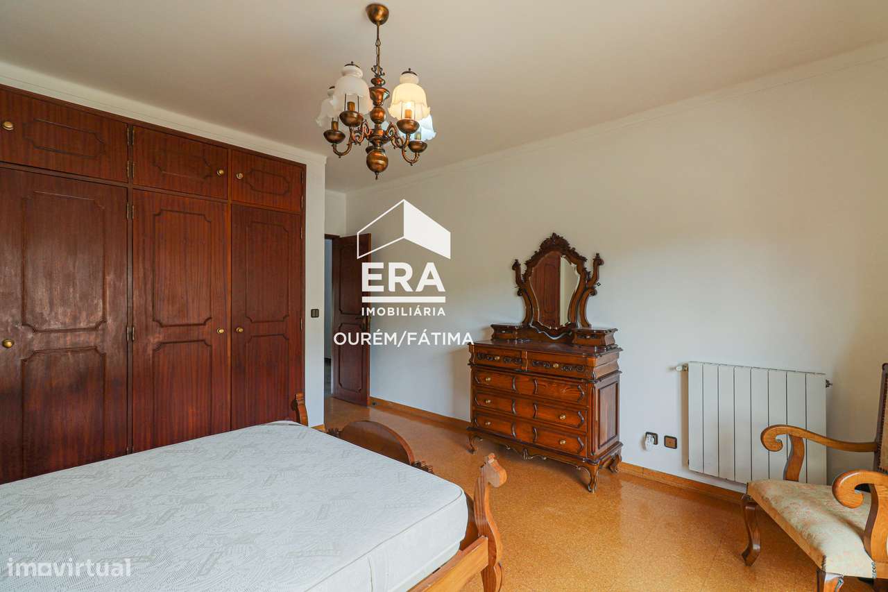 Moradia T5 no Olival, Ourém-20