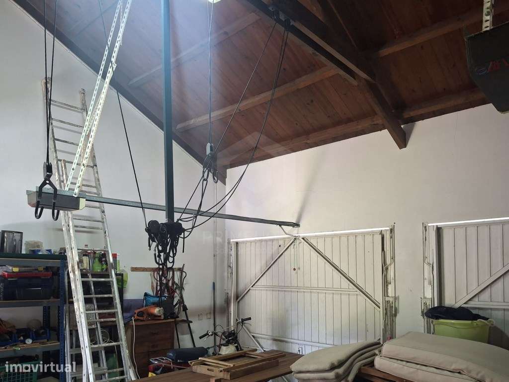 Moradia de Tradicional com Piscina em Lote de 2135 m² - Cotovia-49
