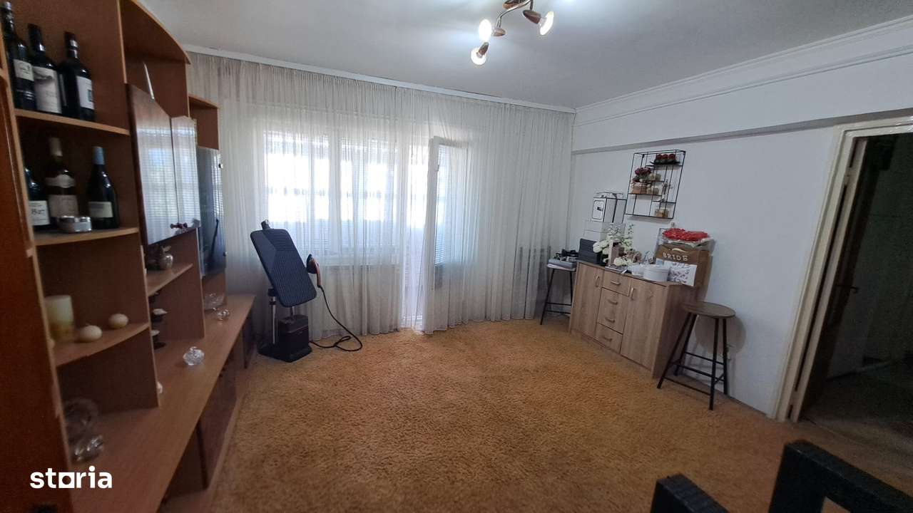 Piata Km4-5,  3 camere, mobilat, utilat, centrala gaze, loc de parcare - Imagine principală: 4/17